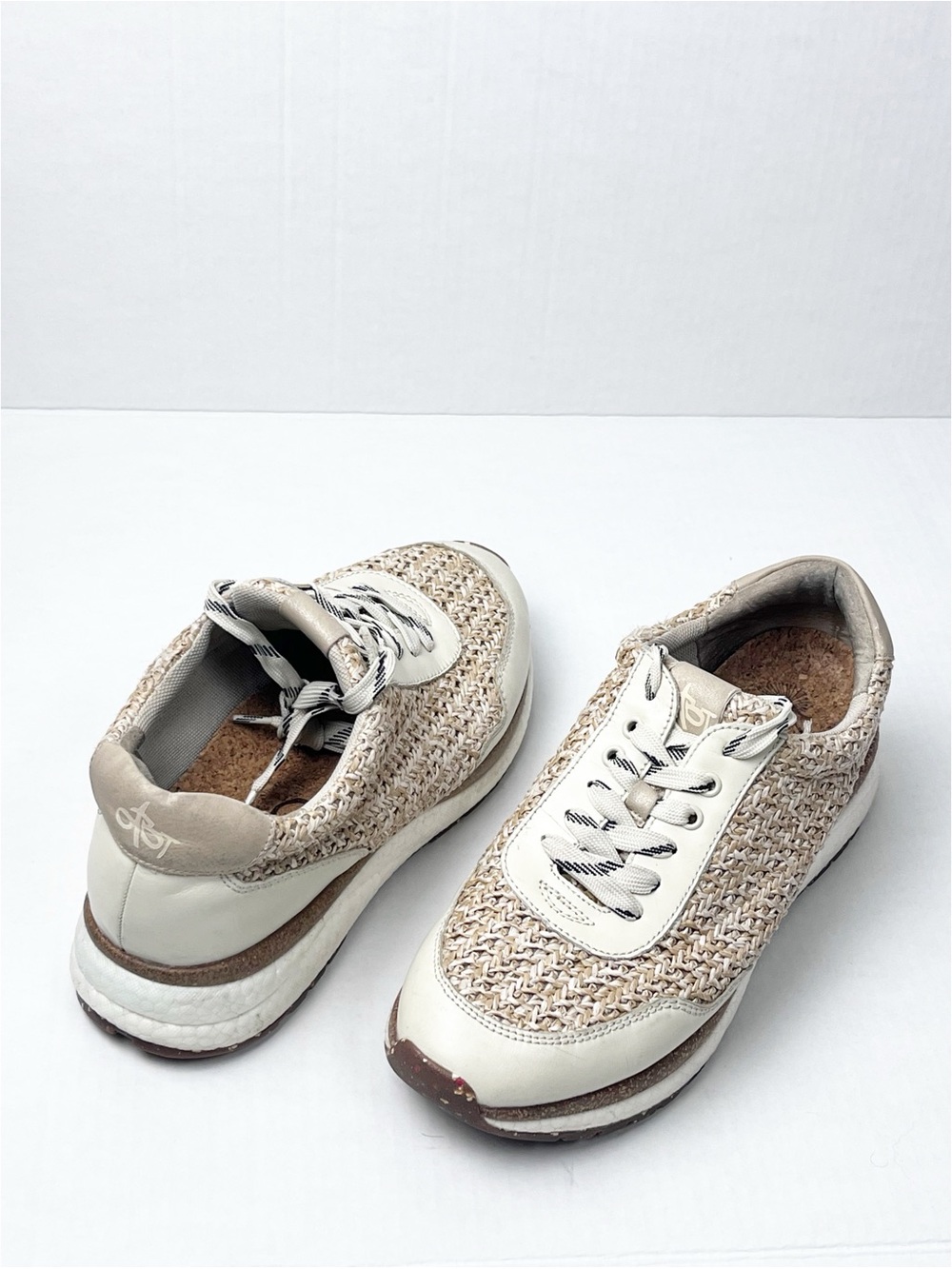 OTBT Flash Leather Raffia Lace Up Shoes Size 9.5M Comfort Walking Stylish Boho